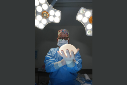 Gilberson Wanderley Silva reforça que informação de qualidade é essencial para uma cirurgia plástica segura e consciente.