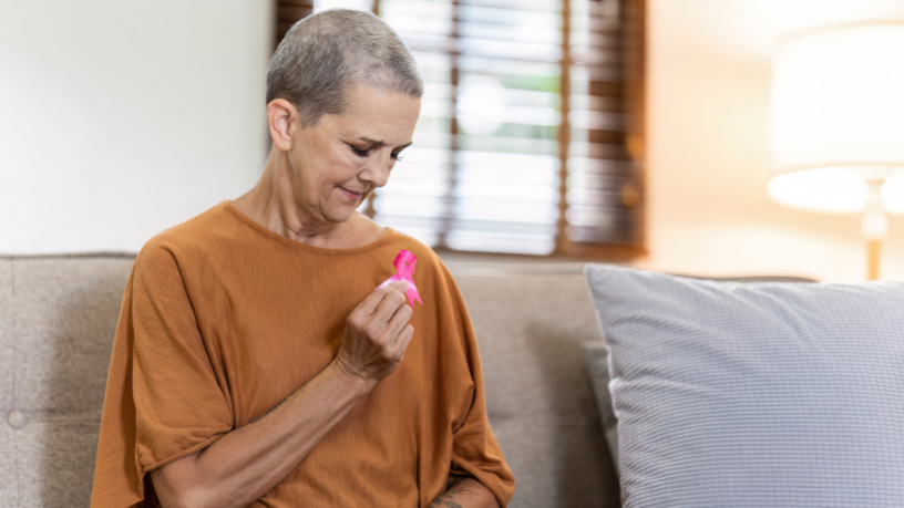 Vinicius Tadeu Sattin Rodrigues explica os sintomas mamários e o momento em que a mamografia deixa de ser apenas rastreamento de rotina.